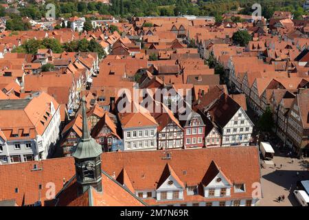 Blick vom Turm der Stadtkirche St. Marien in die Altstadt von Celle, Celle, Lüneburger Heide, Niedersachsen, Deutschland Stockfoto