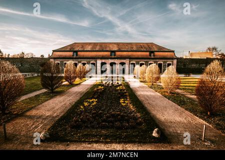 Sonnenuntergang über der Orangerie des Historischen Museums Hanau Schloss Philippsruhe, Hessen Deutschland Stockfoto