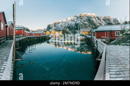 Nusfjord, Panoramabild, Fischerdorf, Lofoten, Nordland, Norwegen Stockfoto