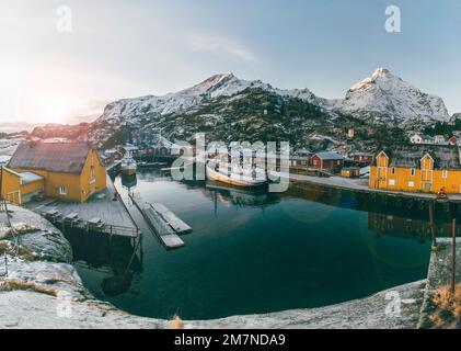 Nusfjord, Panoramabild, Fischerdorf, Lofoten, Nordland, Norwegen Stockfoto