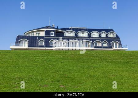 Ehemaliges Hotel Deichgraf, heute Haus Upleven, Zentrum für Entspannung, Meditation und Yoga, Wremen, Niedersachsen, Deutschland, Europa Stockfoto