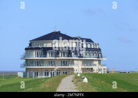 Ehemaliges Hotel Deichgraf, heute Haus Upleven, Zentrum für Entspannung, Meditation und Yoga, Wremen, Niedersachsen, Deutschland, Europa Stockfoto