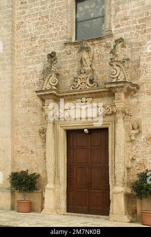 Felline, Italien. Außenansicht der Chiesa di San Leucio, im Barockstil im 14. Jahrhundert erbaut. Stockfoto