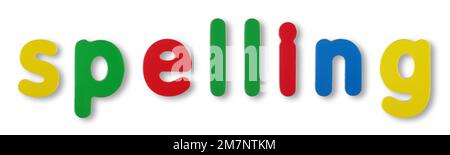 Rechtschreibung farbiger magnetischer Buchstaben auf Weiß mit Beschneidungspfad Stockfoto