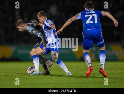 Bristol, Großbritannien. 10. Januar 2023. Plymouth Argyle Mittelfeldspieler Matt Butcher (7) schützt den Ball während des Papa John's Trophy Spiels Bristol Rovers vs Plymouth Argyle im Memorial Stadium, Bristol, Großbritannien, 10. Januar 2023 (Foto von Stanley Kasala/News Images) in Bristol, Großbritannien, am 1./10. Januar 2023. (Foto: Stanley Kasala/News Images/Sipa USA) Guthaben: SIPA USA/Alamy Live News Stockfoto