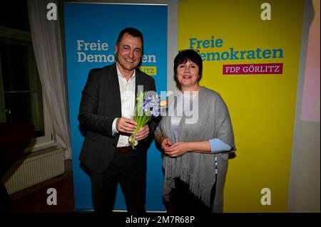 Torsten Herbst (MdB und parlamentarischer Geschäftsführer der Bundestagsfraktion) und Kreisrätin Kristin Schütz beim Neujahrsempfang der FDP Görlitz i Stockfoto