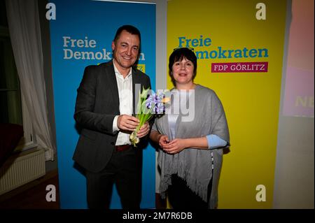 Torsten Herbst (MdB und parlamentarischer Geschäftsführer der Bundestagsfraktion) und Kreisrätin Kristin Schütz beim Neujahrsempfang der FDP Görlitz i Stockfoto