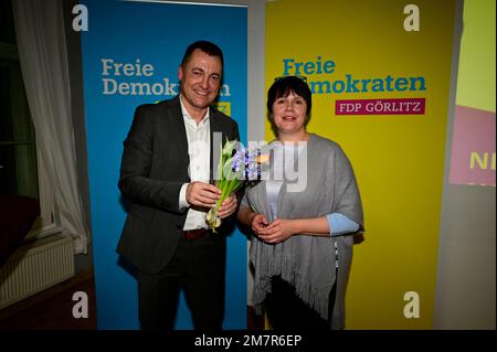 Torsten Herbst (MdB und parlamentarischer Geschäftsführer der Bundestagsfraktion) und Kreisrätin Kristin Schütz beim Neujahrsempfang der FDP Görlitz i Stockfoto