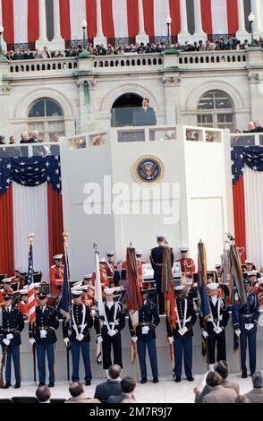 Präsident Ronald Reagan, der 40. Präsident der Vereinigten Staaten, hält seine Eröffnungsrede. Basis: Washington State: District of Columbia (DC) Land: Vereinigte Staaten von Amerika (USA) Stockfoto