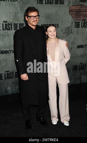 Los Angeles, Kalifornien, USA. 09. Januar 2023. (L-R) Pedro Pascal und Bella Ramsey besuchen am 09. Januar 2023 in Los Angeles, Kalifornien, die Premiere von HBO's „The Last of US“ im Regency Village Theatre. Kredit: Jeffrey Mayer/Jtm Photos/Media Punch/Alamy Live News Stockfoto