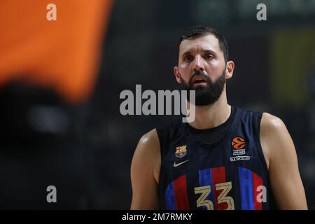 Belgrad, Serbien, 30. Dezember 2022. Nikola Mirotic vom FC Barcelona reagiert während des EuroLeague-Spiels der Turkish Airlines 2022/2023 zwischen Crvena Zvezda mts Belgrad und dem FC Barcelona in der stark Arena in Belgrad, Serbien. 30. Dezember 2022. Kredit: Nikola Krstic/Alamy Stockfoto