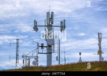 Mobilfunk- und Telekommunikationsmasten, Queenstown, Neuseeland, Montag, 26. Dezember, 2022. Stockfoto