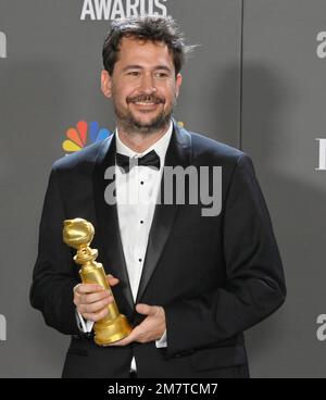 Beverly Hills, Usa. 10. Januar 2023. Ricardo Darin erscheint hinter der Bühne, nachdem er am Dienstag, den 10. Januar 2023, den Preis für „Argentinien 1985" für den besten Film – nicht englische Sprache (früher Fremdsprache) im Beverly Hilton in Beverly Hills, Kalifornien, bei den 80. Golden Globe Awards gewonnen hat. Foto: Jim Ruymen/UPI Credit: UPI/Alamy Live News Stockfoto