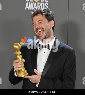 Beverly Hills, Usa. 10. Januar 2023. Ricardo Darin erscheint hinter der Bühne, nachdem er am Dienstag, den 10. Januar 2023, den Preis für „Argentinien 1985" für den besten Film – nicht englische Sprache (früher Fremdsprache) im Beverly Hilton in Beverly Hills, Kalifornien, bei den 80. Golden Globe Awards gewonnen hat. Foto: Jim Ruymen/UPI Credit: UPI/Alamy Live News Stockfoto