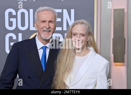 Beverly Hills, Usa. 10. Januar 2023. (L-R) James Cameron und Suzy Amis Cameron kommen am Dienstag, den 10. Januar 2023, für die 80. jährlichen Golden Globe Awards im Beverly Hilton in Beverly Hills, Kalifornien, an. Foto: Jim Ruymen/UPI Credit: UPI/Alamy Live News Stockfoto