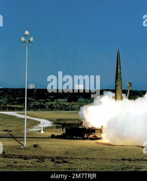 Eine Pershing-Rakete wird aus Komplex 16 gestartet. Basis: Luftwaffenstützpunkt Cape Canaveral Bundesstaat: Florida (FL) Land: Vereinigte Staaten von Amerika (USA) Stockfoto