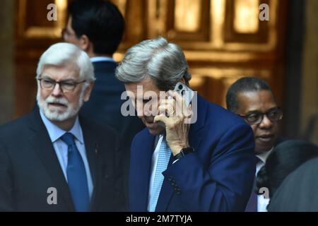 Mexiko-Stadt, Mexiko. 10. Januar 2023. John Kerry, Sondergesandter des US-Präsidenten für Klimapolitik während einer Briefing-Konferenz des 10. Gipfels der nordamerikanischen Staats- und Regierungschefs in Mexiko am 10. Januar 2023 im National Palace in Mexiko-Stadt, Mexiko. (Kreditbild: © Carlos Tischler/Eyepix via ZUMA Press Wire) NUR REDAKTIONELLE VERWENDUNG! Nicht für den kommerziellen GEBRAUCH! Stockfoto