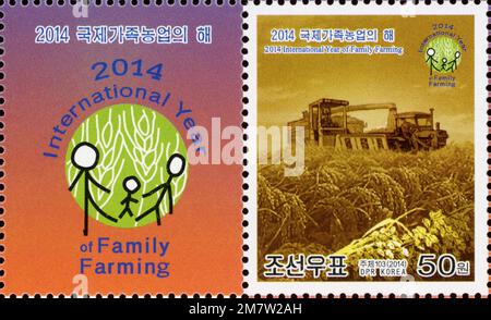 2014 Nordkorea-Stempel. Internationales Jahr der bäuerlichen Familienbetriebe Stockfoto