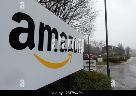 Gourock, Schottland, Großbritannien. 10. Januar 2023 Blick auf das Amazon-Vertriebszentrum in Gourock, Inverclyde. Amazon hat bekannt gegeben, dass das Zentrum o ist Stockfoto