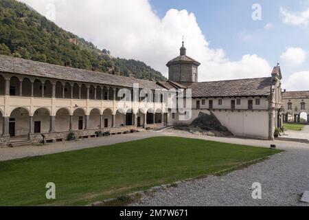 Blick auf den religiösen Komplex Oropa in der Nähe von Biella, Piemont, Italien Stockfoto