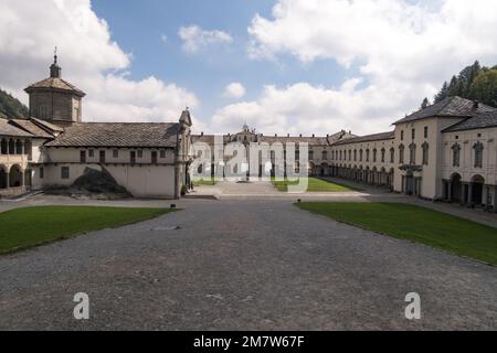 Blick auf den religiösen Komplex Oropa in der Nähe von Biella, Piemont, Italien Stockfoto