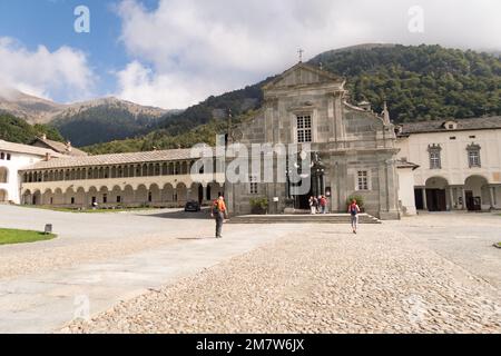 Blick auf den religiösen Komplex Oropa in der Nähe von Biella, Piemont, Italien Stockfoto