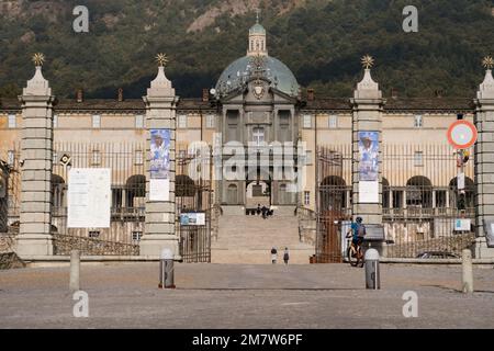 Blick auf den religiösen Komplex Oropa in der Nähe von Biella, Piemont, Italien Stockfoto