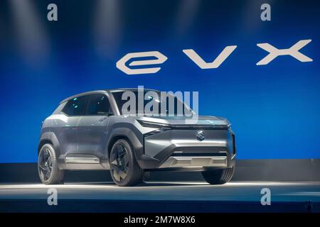 Großraum Noida, Indien. 11. Januar 2023. Maruti Suzuki enthüllte auf der Auto Expo 2023 im Großraum Noida das Konzept eines EVX-SUV mit einer Reichweite von 550 km. (Foto: Pradeep Gaur/SOPA Images/Sipa USA) Guthaben: SIPA USA/Alamy Live News Stockfoto