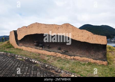 Ceramics Park Hasami in Japan - ein berühmter Ort für Keramikproduktion auf der Insel Kyushu, Keramiköfen verschiedener Formen Stockfoto