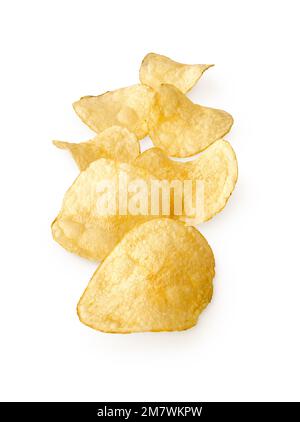 Gruppe von runden natürlichen Kartoffelchips, isoliert auf weißem Hintergrund Stockfoto