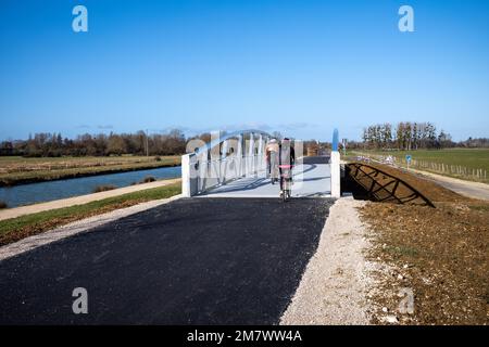 Mesnil-Saint-Pere (Nordostfrankreich): Neuer Teil der grünen Strecke zwischen Lusigny-sur-Barse und Geraudot um den Orientsee im Herzen des Vordergrunds Stockfoto