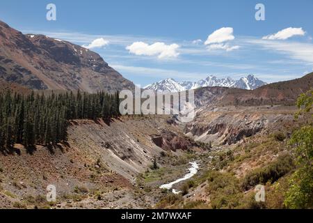 cajón del Maipo im Sommer. In der Nähe von Santiago. Chile Stockfoto