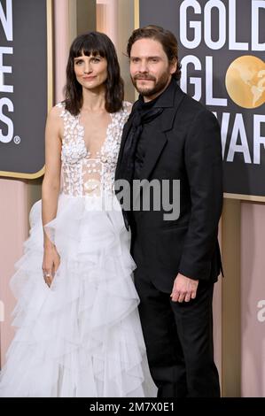 Los Angeles, USA. 10. Januar 2023. Felicitas Rombold & Daniel Bruhl kommen bei den Golden Globe Awards 80. im Beverly Hilton Hotel an. Bild: Sarah Stewart Credit: Paul Smith/Alamy Live News Stockfoto