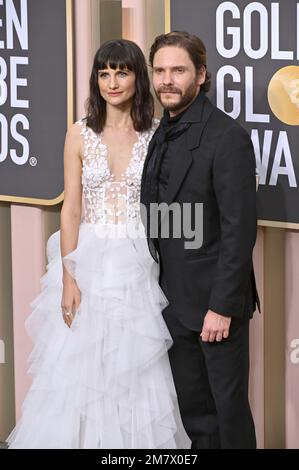 Los Angeles, USA. 10. Januar 2023. Felicitas Rombold & Daniel Bruhl kommen bei den Golden Globe Awards 80. im Beverly Hilton Hotel an. Bild: Sarah Stewart Credit: Paul Smith/Alamy Live News Stockfoto