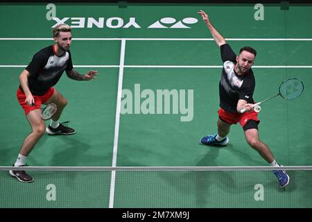 Kuala Lumpur, Malaysia. 11. Januar 2023. Englands Ben Lane (R)/Sean Vendy treten am 11. Januar 2023 bei den Malaysia Open 2023 in Kuala Lumpur, Malaysia, während der Männer-Doppel-Runde 32 gegen Chinas Liu Yuchen/Ou Xuanyi an. Kredit: Chong Voon Chung/Xinhua/Alamy Live News Stockfoto