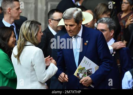 Mexiko-Stadt, Mexiko. 10. Januar 2023. 10. Januar 2023, Mexiko-Stadt, Mexiko: John Kerry, Sondergesandter des US-Präsidenten für Klima während einer Informationskonferenz des Gipfeltreffens der nordamerikanischen Staats- und Regierungschefs 10. in Mexiko am 10. Januar 2023 im National Palace in Mexiko-Stadt, Mexiko. (Foto: Carlos Tischler/Eyepix Group/Sipa USA) Guthaben: SIPA USA/Alamy Live News Stockfoto