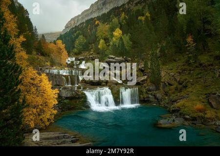 Gradas de Soaso im Ordesa-Nationalpark im Herbst Stockfoto