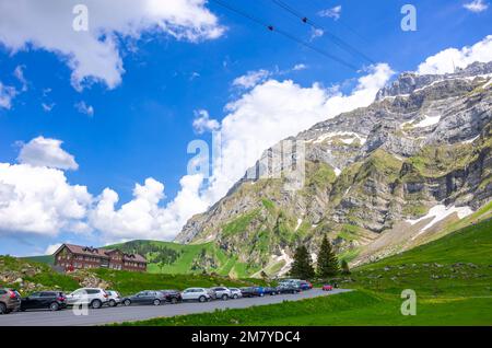 Blick auf den Säntis-Berg vom Talparkplatz der Schwägalp-Säntis-Seilbahn, Schwägalp, Appenzell Ausserrhoden, Schweiz. Stockfoto