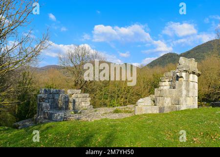 Carsulae (Italien) - eine archäologische römische Stätte in der Region Umbrien, Mittelitalien, neben San Gemini, einer kleinen mittelalterlichen Stadt in der Provinz Terni Stockfoto