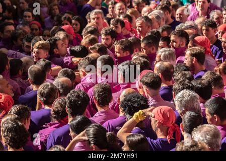 Concurs de Castells de Tarragona 2022 (Wettbewerb Tarragona Castells). Sonntagswettbewerb. Moixiganguers d'Igualada (Tarragona, Katalonien, Spanien) Stockfoto