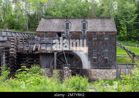 Holz- wassermühle FÜR DIE VERSORGUNG DES SÄGEWERKES, Kings Landing, historische ANGLOPHONEN DORF, Prinz William Parish, Fredericton, New Brunswick, KANADA, NORDAMERIKA Stockfoto