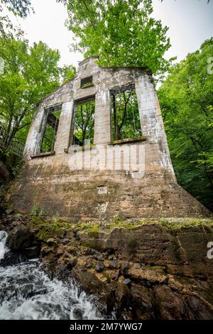 Ruines Carbide Willson, Chelsea, Québec, Kanada Stockfoto