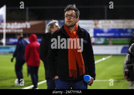 WERKENDAM - Veronica Offside Reporter Tom Staal während des Toto KNVB Cup-Spiels zwischen Kozak Boys und ADO Den Haag am 10. Januar 2023 im Sportpark de Zwaaier in Werkendam, Niederlande. AP | Niederländische Höhe | BART STOUTJESDYK Stockfoto