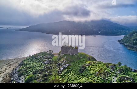 Atemberaubendes Schloss Tioram, Ardnamurchan-Halbinsel, Schottisches Hochland Stockfoto