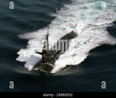 Ein Lufthafen-Bugblick auf ein nuklearbetriebenes Sturgeon-U-Boot. (Unterdurchschnittliches Bild). Land: Indischer Ozean (IOC) Stockfoto
