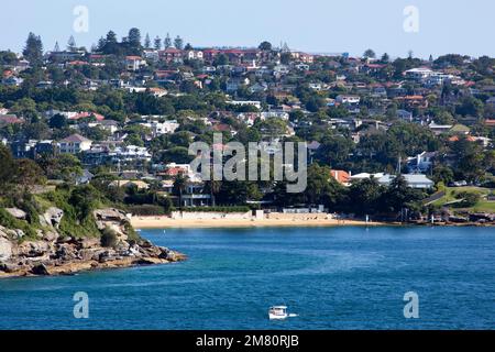 Der kleine sandige Camp Cove Beach in Watsons Bay, dem Vorort von Sydney (New South Wales). Stockfoto