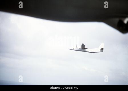 Eine Luft-zu-Luft-Ansicht von links eines sowjetischen Anatov AN26 (Curl)-Flugzeugs während des Abfangens eines HC-130 Herkules-Flugzeugs, das an Such- und Rettungseinsätzen für die abgeschossene Korean Airlines 747 (KAL-007) beteiligt war, wurde von einem sowjetischen Flugzeug abgeschossen, als es unter dem Verdacht stand, sich unter Beobachtung zu befinden Mission über Sachalin-Insel. Land: Japanisches Meer Stockfoto