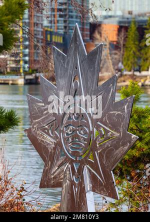 Öffentliche Kunstinstallation am Ufer von False Creek in Vancouver, Kanada Stockfoto