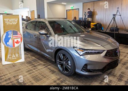 Pontiac, Michigan, USA. 11. Januar 2023. Der Acura Integra wurde mit dem North American Car of the Year Award ausgezeichnet. Die jährlichen NACTOY-Auszeichnungen (North American Car, Truck and Utility Vehicle of the Year) werden von 50 professionellen Automobiljournalisten bewertet. Kredit: Jim West/Alamy Live News Stockfoto