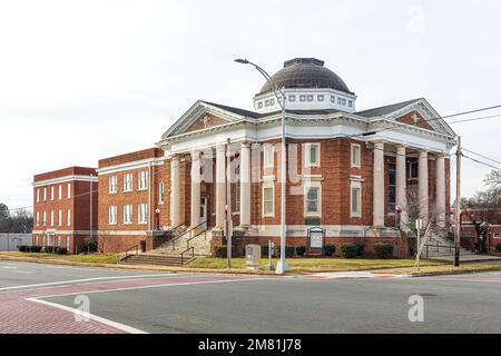 BURLINGTON, NC, USA-2. JANUAR 2023: Erste Christian United Church of Christ in der Innenstadt. Stockfoto